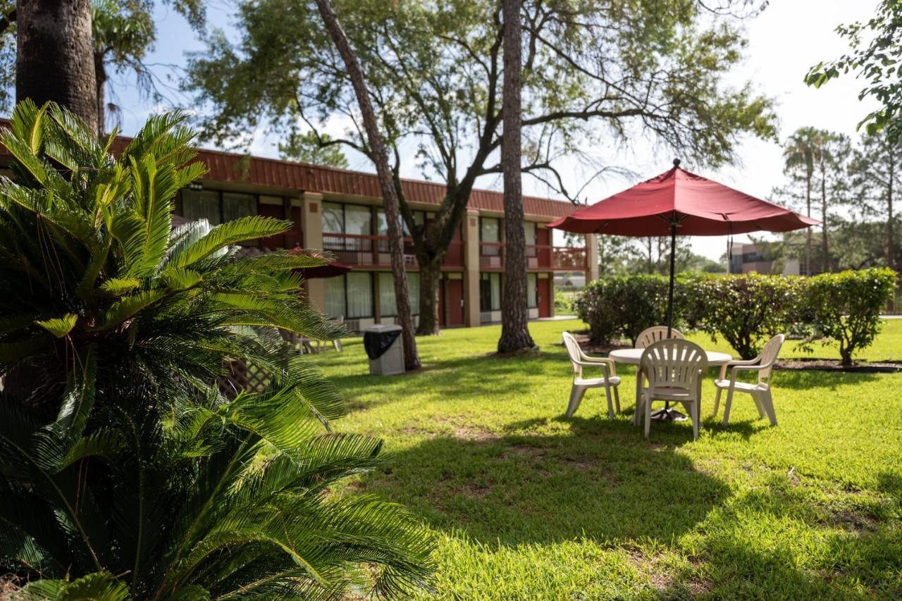 Greentree Hotel & Extended Stay I-10 Fwy Houston, Channelview, Baytown Bagian luar foto
